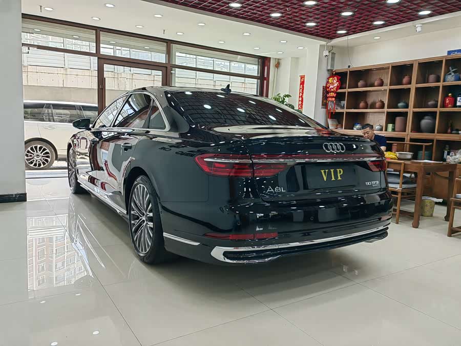 Audi A8 2025