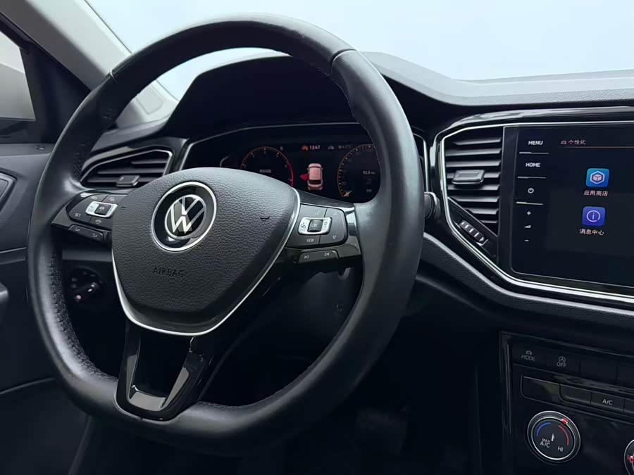 Volkswagen T-Roc 2022 — фото 12