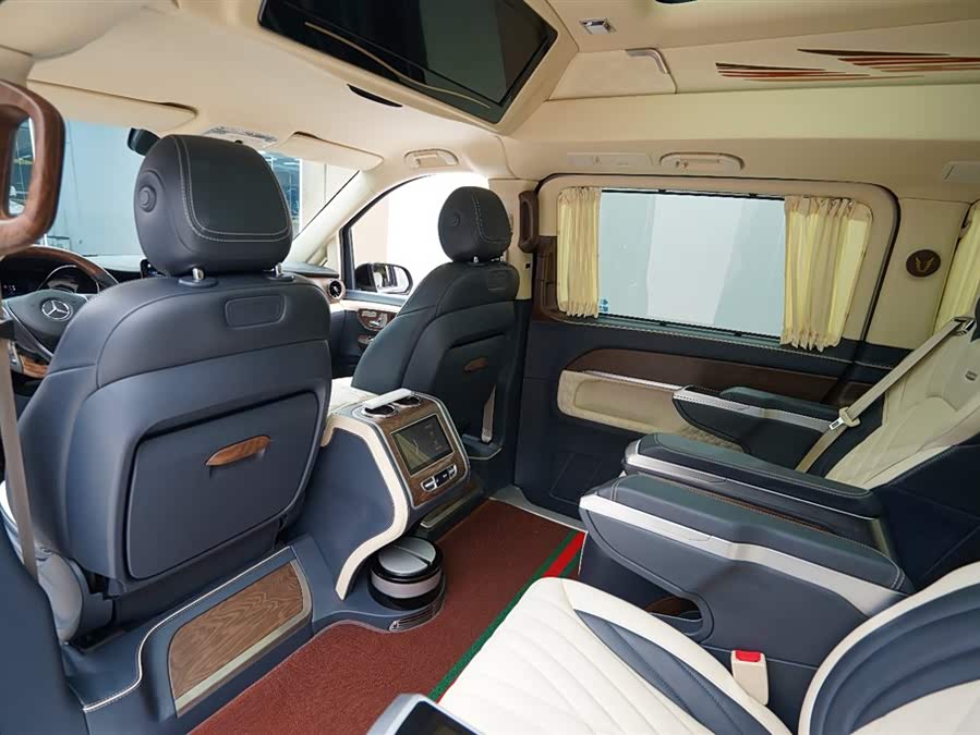 Mercedes-Benz V-Class 2022 — фото 15