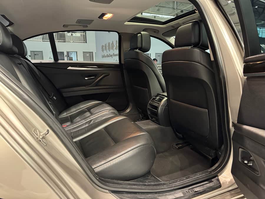 BMW 5 Series 2013 — фото 14
