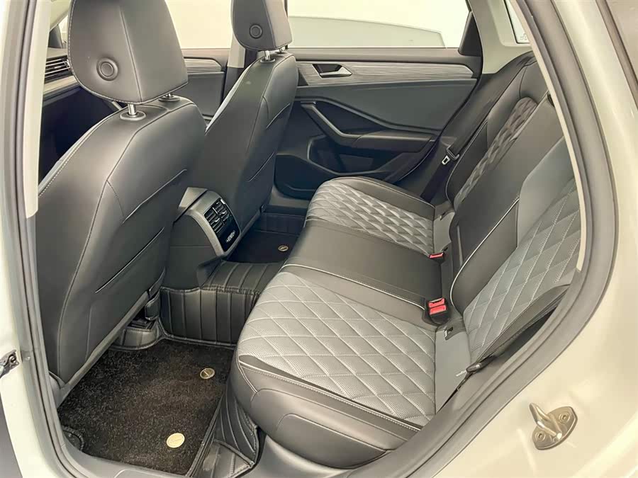 Volkswagen Sagitar 2023