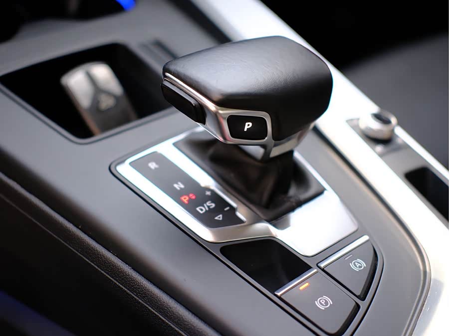 Audi A4L 2021