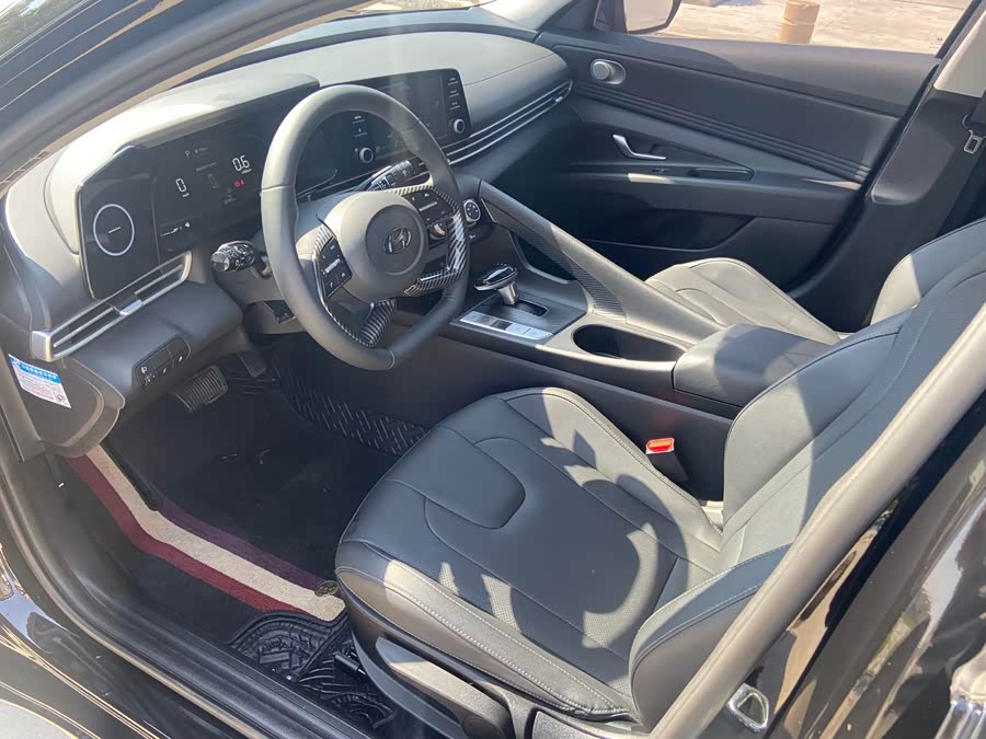 Hyundai Elantra 2023