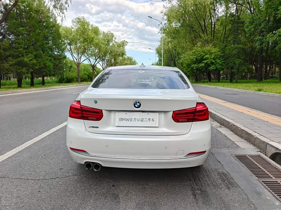 BMW 3 Series 2019 — фото 11