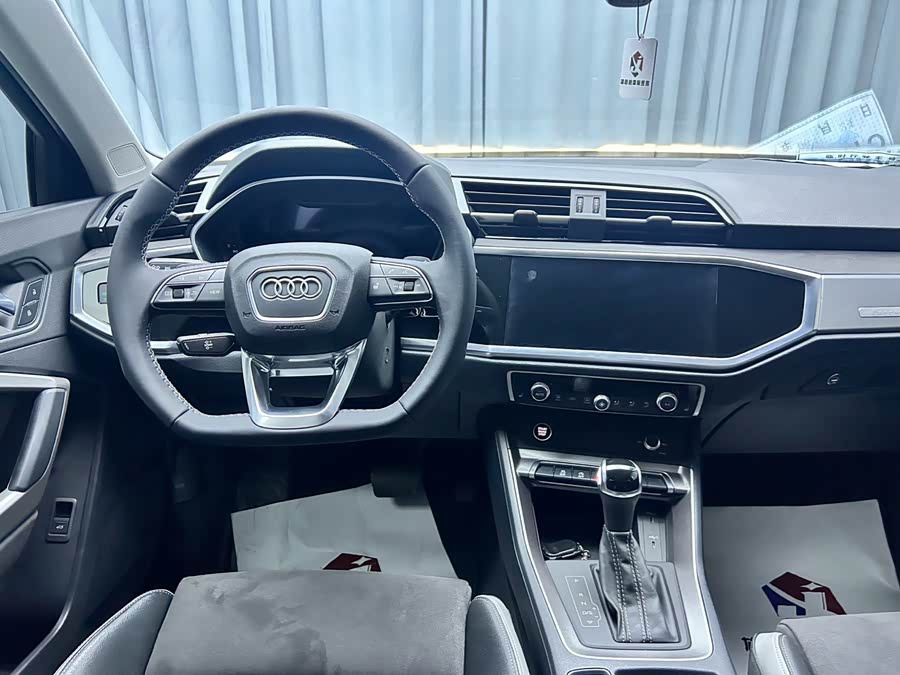 Audi Q3 2023 — фото 13