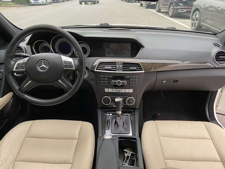 Mercedes-Benz C-Class 2011 — фото 11