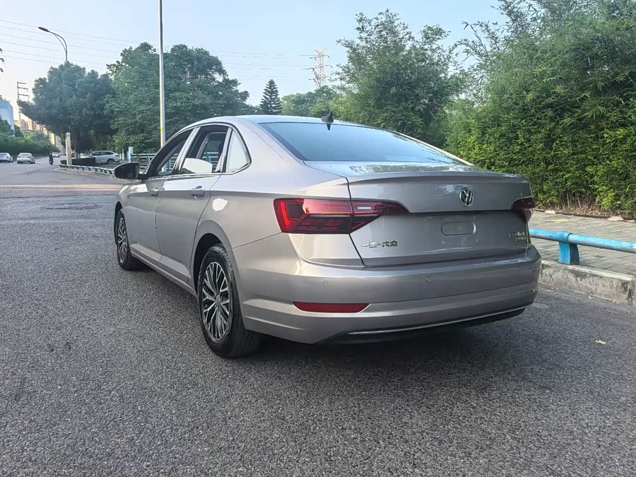 Volkswagen Sagitar 2021