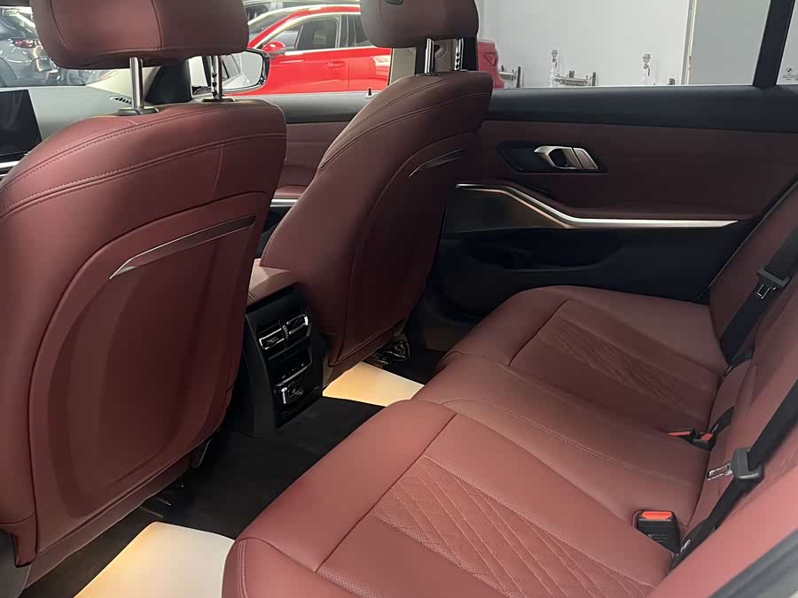 BMW 3 Series 2023 — фото 16