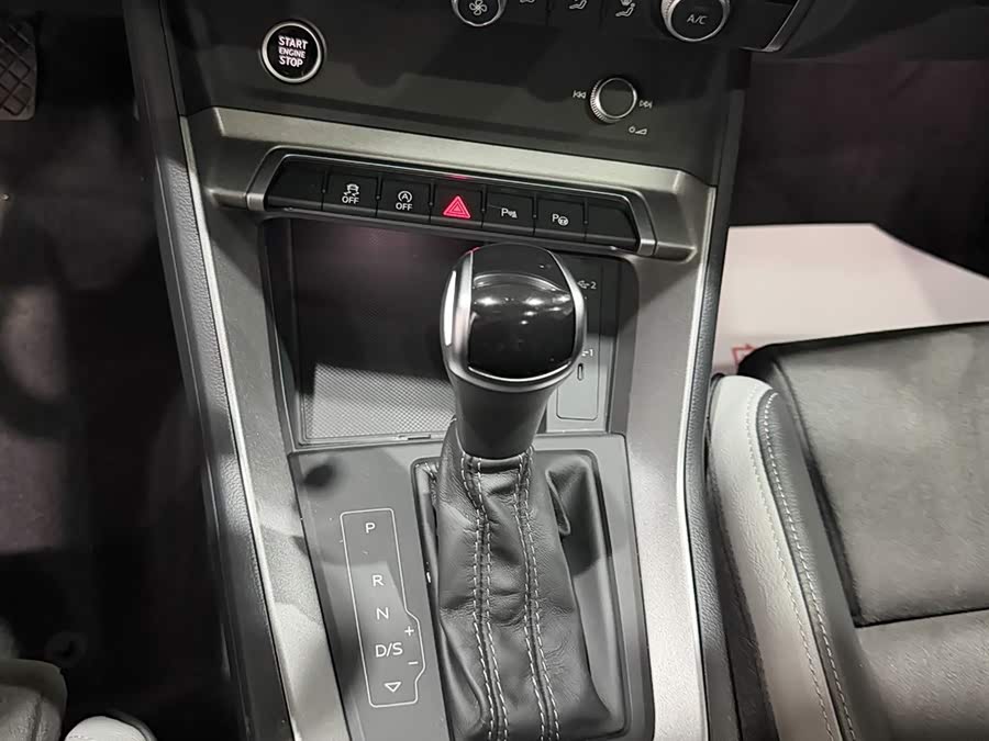 Audi Q3 2023 — фото 12