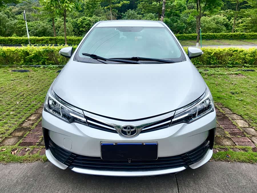 Toyota Corolla 2017 — фото 39