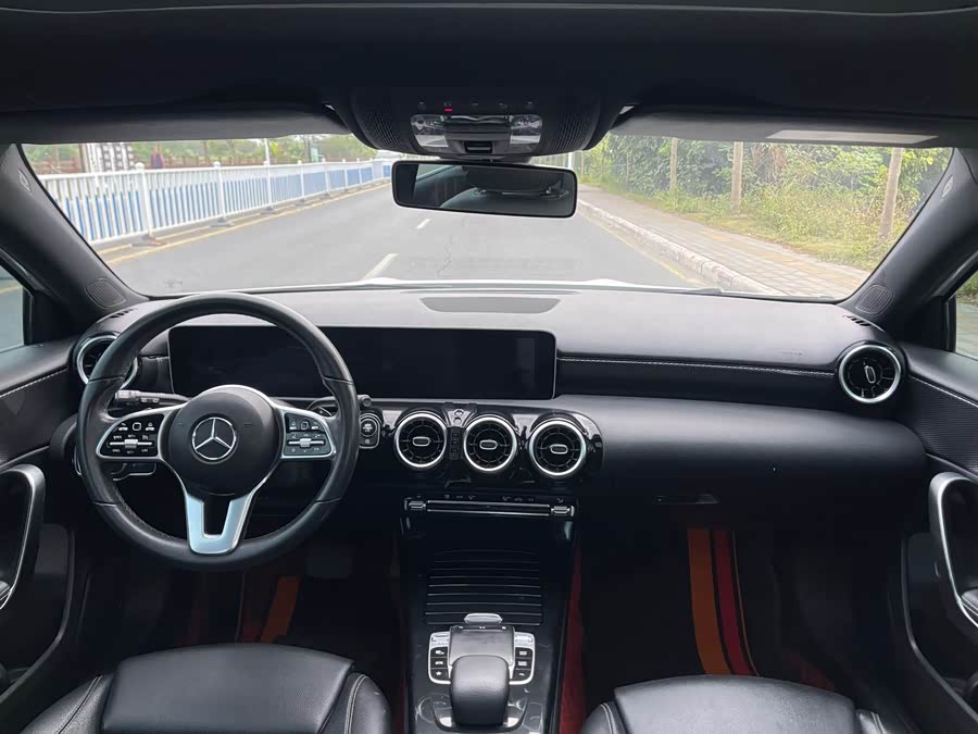 Mercedes-Benz A-Class 2019 — фото 16