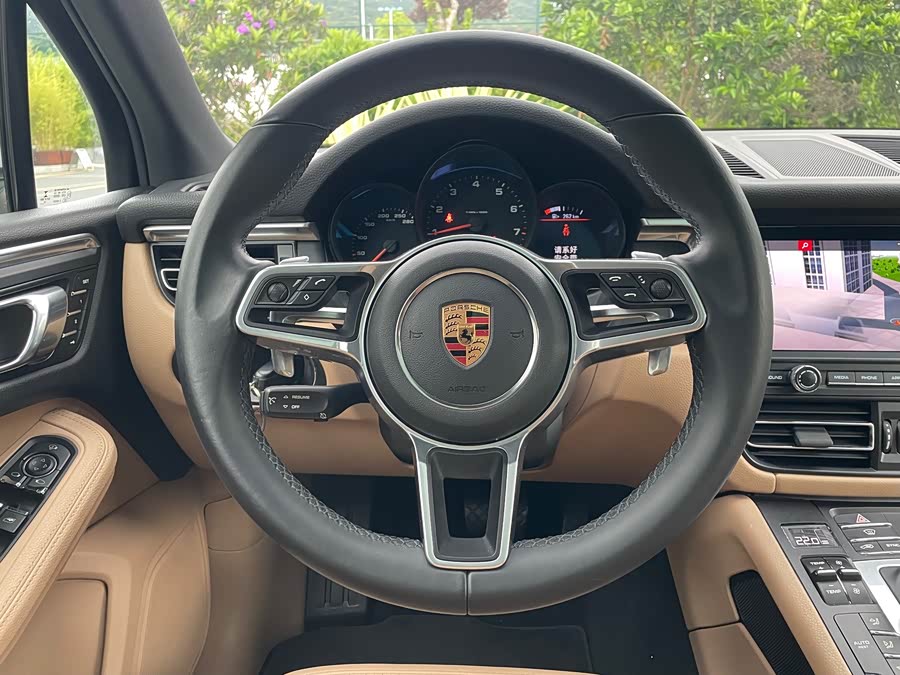 Porsche Macan 2018 — фото 10