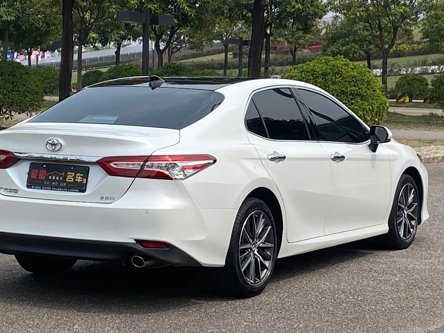 Toyota Camry 2021