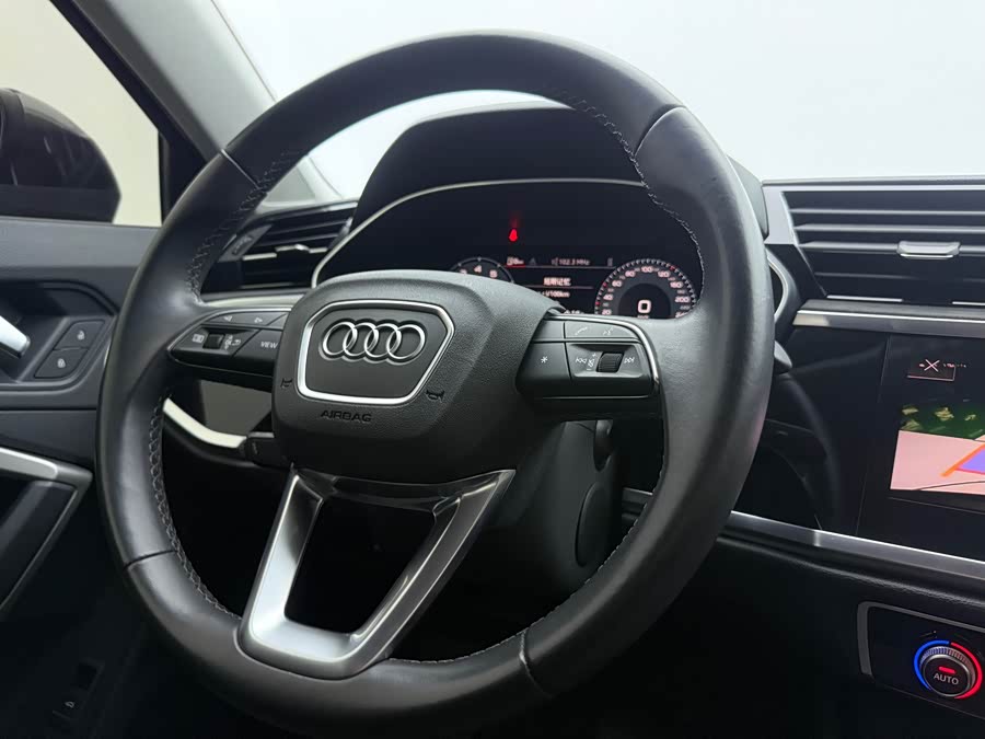 Audi Q3 2022 — фото 13