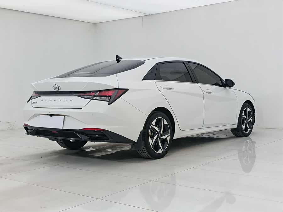 Hyundai Elantra 2021