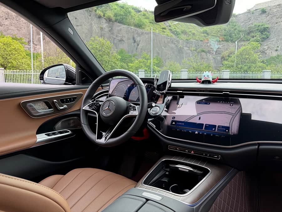Mercedes-Benz E-Class 2025