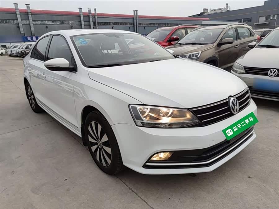 Volkswagen Sagitar 2018