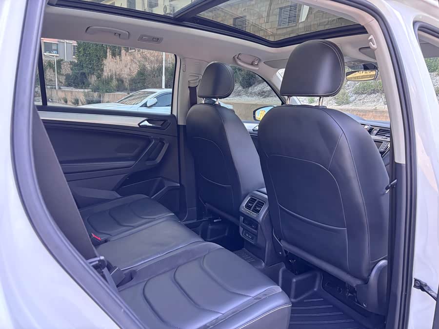 Volkswagen Tiguan L 2018 — фото 10
