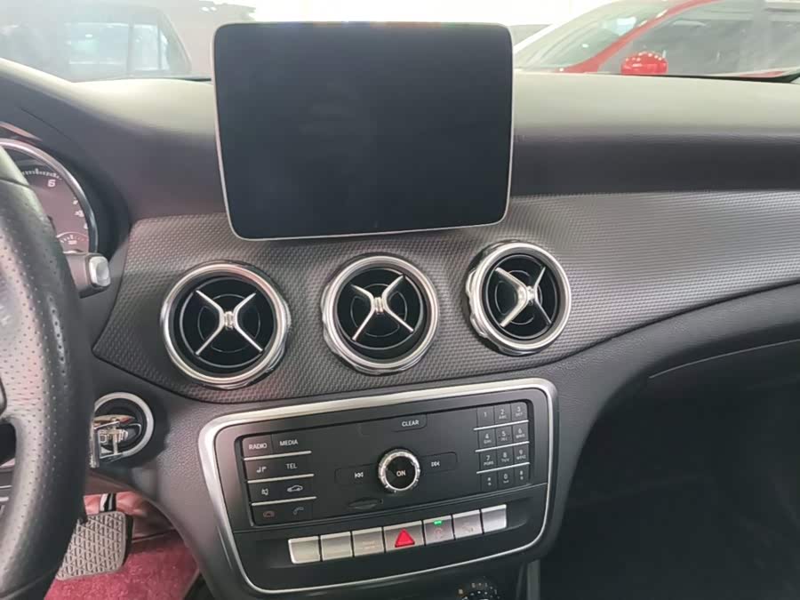 Mercedes-Benz GLA 2018 — фото 13