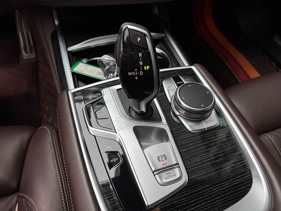 BMW 7 Series 2019 — фото 10
