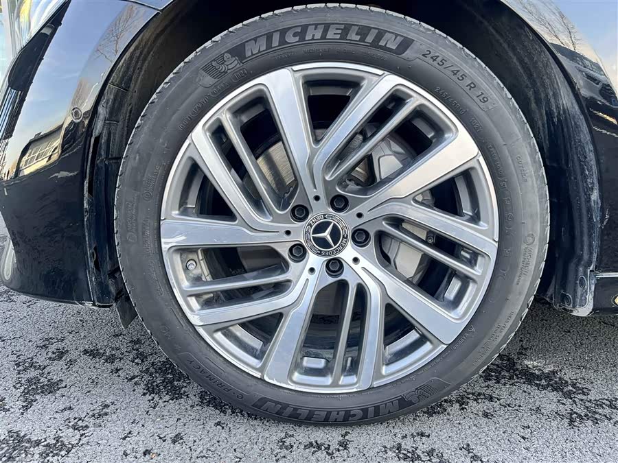 Mercedes-Benz E-Class 2024