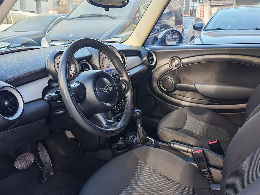 MINI MINI 2011