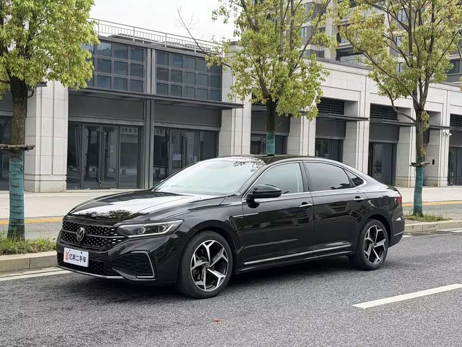Volkswagen Passat 2023