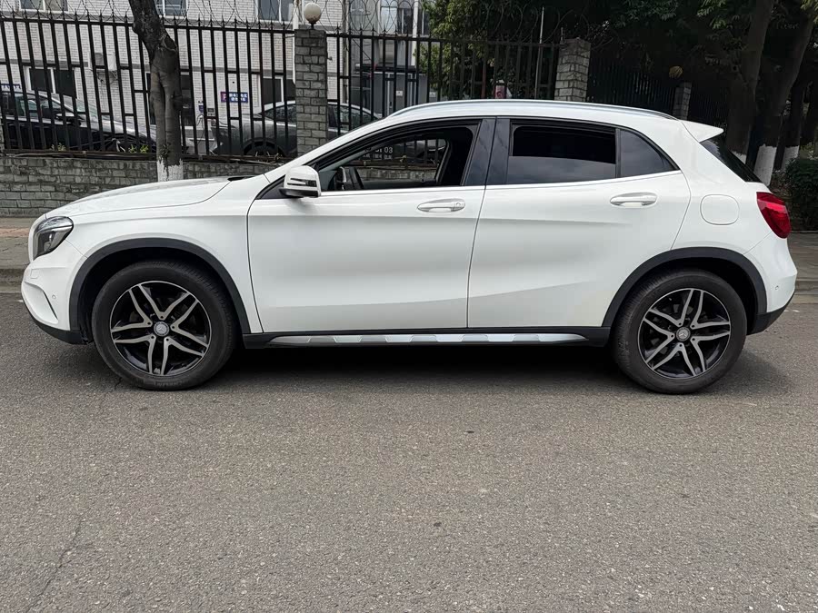 Mercedes-Benz GLA 2016