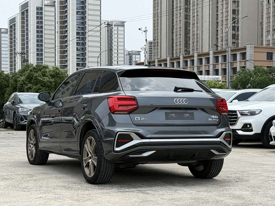 Audi Q2L 2022