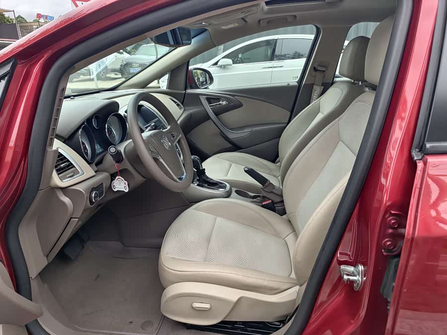 Buick Excelle 2013