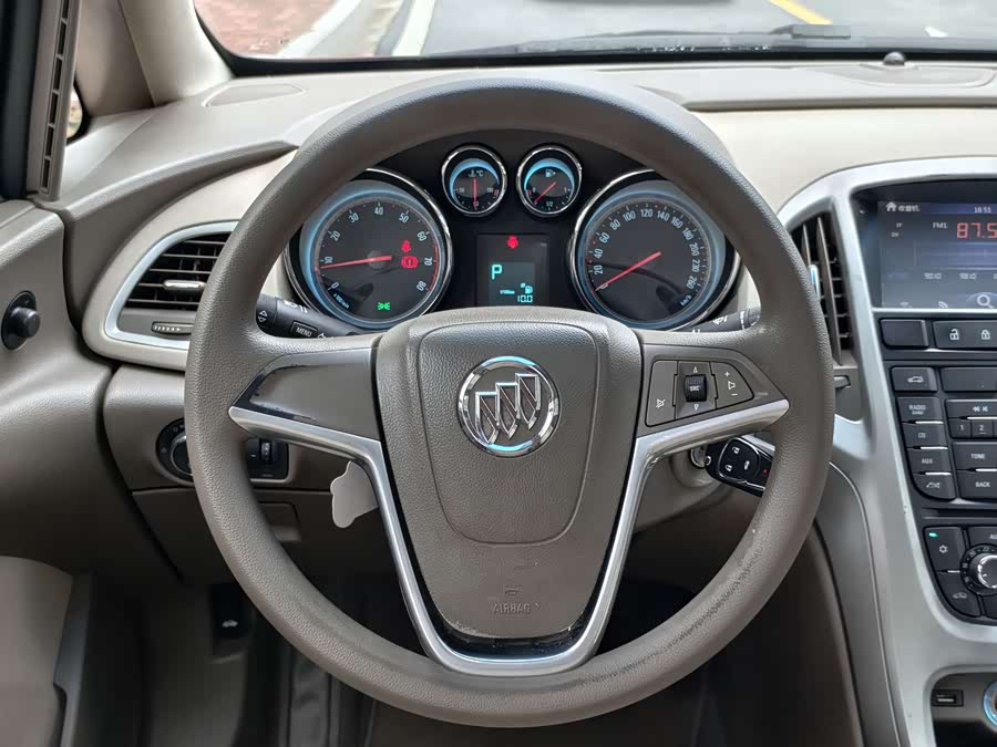 Buick Excelle 2013