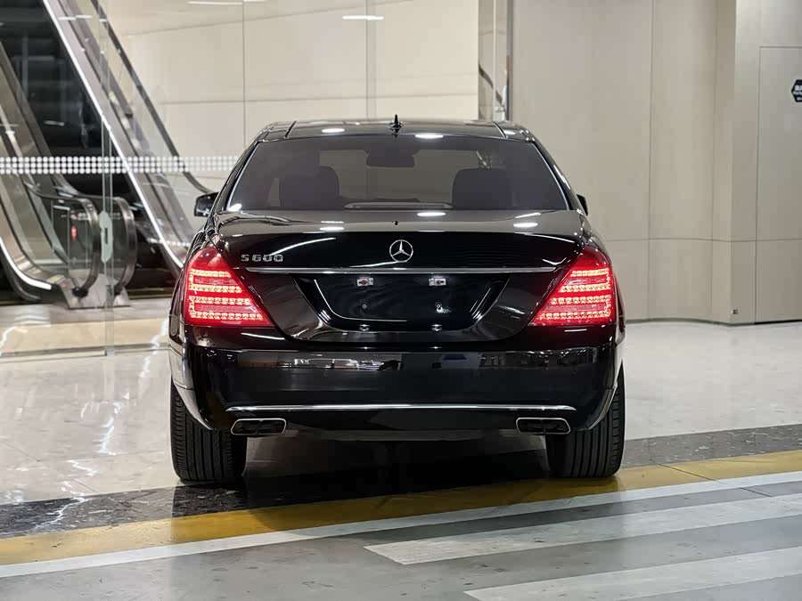 Mercedes-Benz S-Class 2010