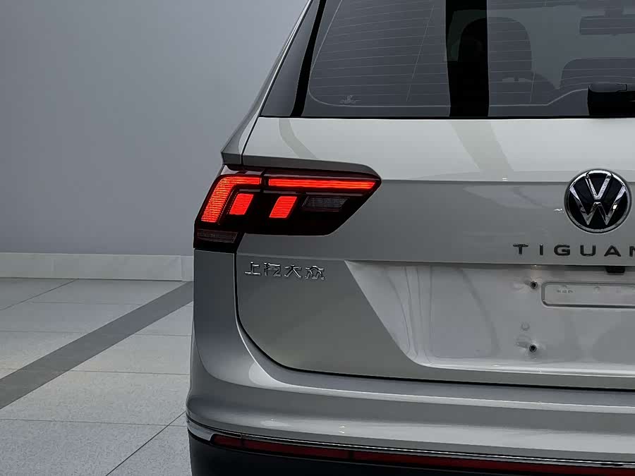 Volkswagen Tiguan L 2023 — фото 19