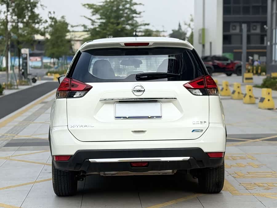 Nissan X-Trail 2017 — фото 10