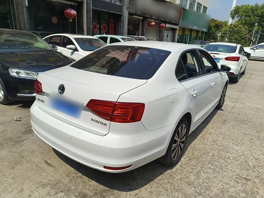 Volkswagen Sagitar 2018