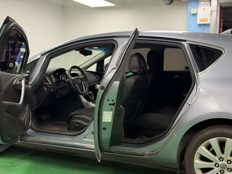 Buick Excelle 2010