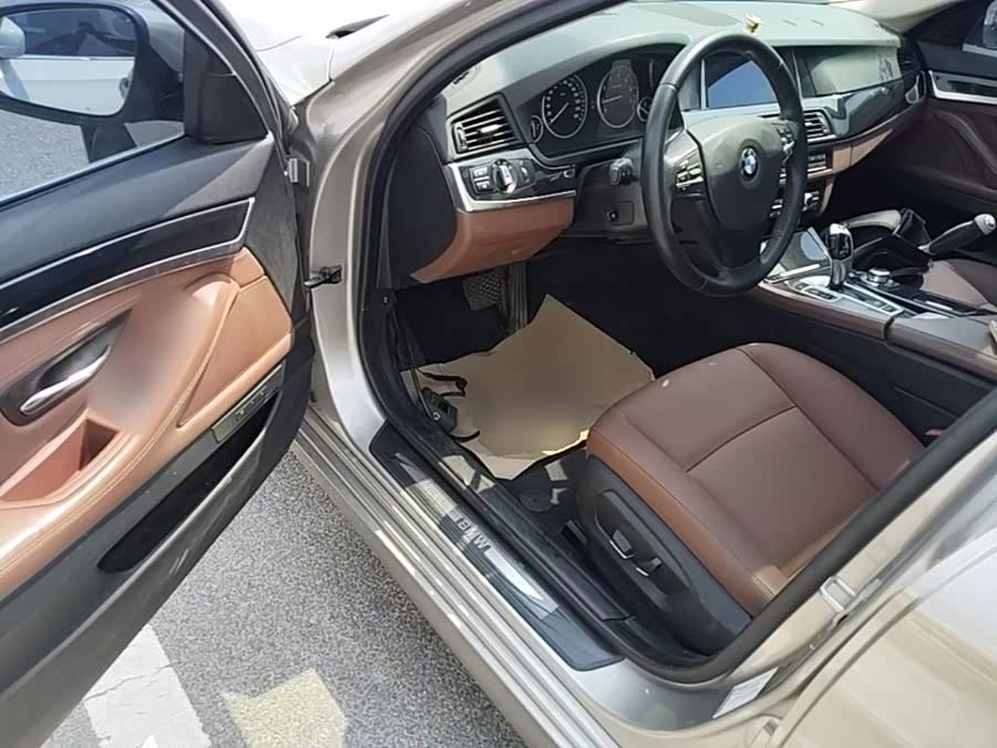 BMW 5 Series 2014 — фото 16