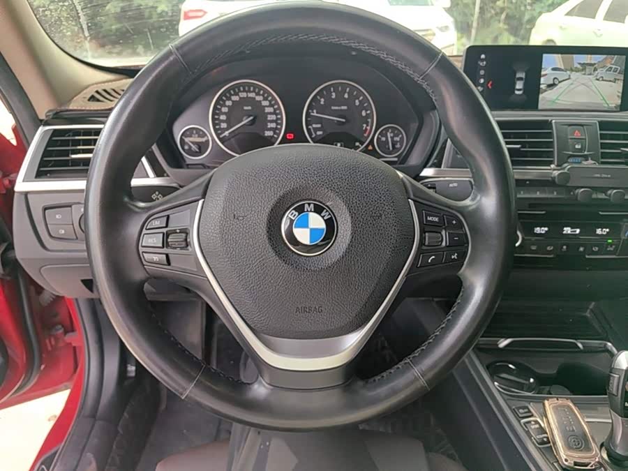 BMW 3 Series 2019 — фото 11