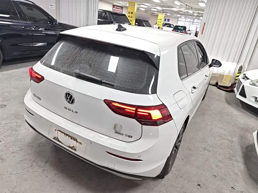 Volkswagen Golf 2021