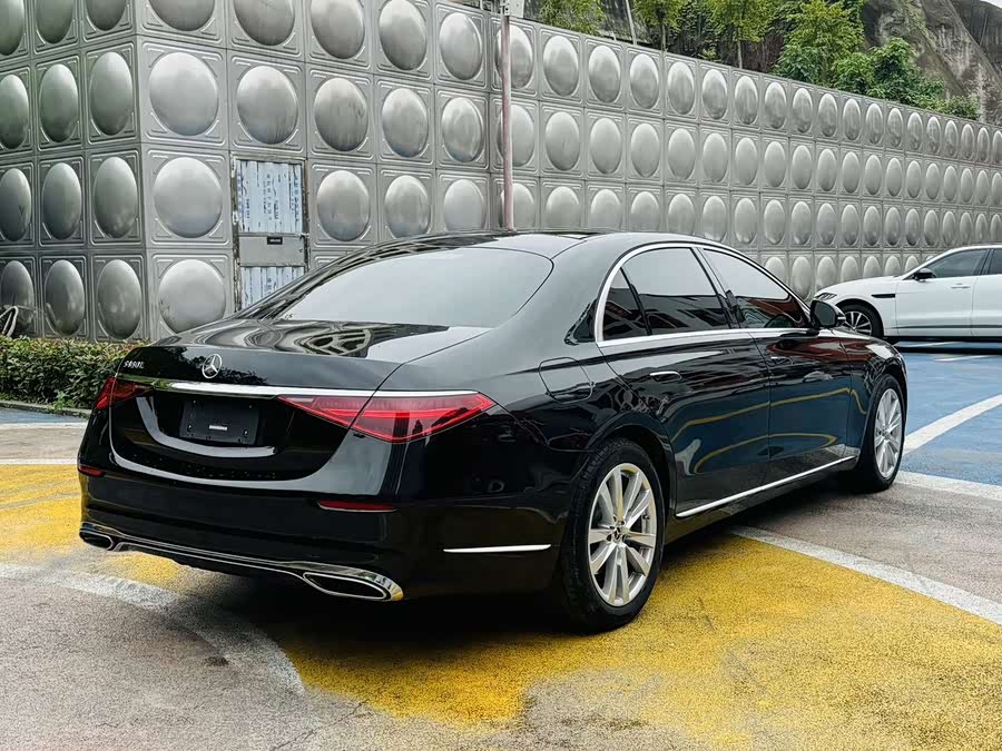 Mercedes-Benz S-Class 2023