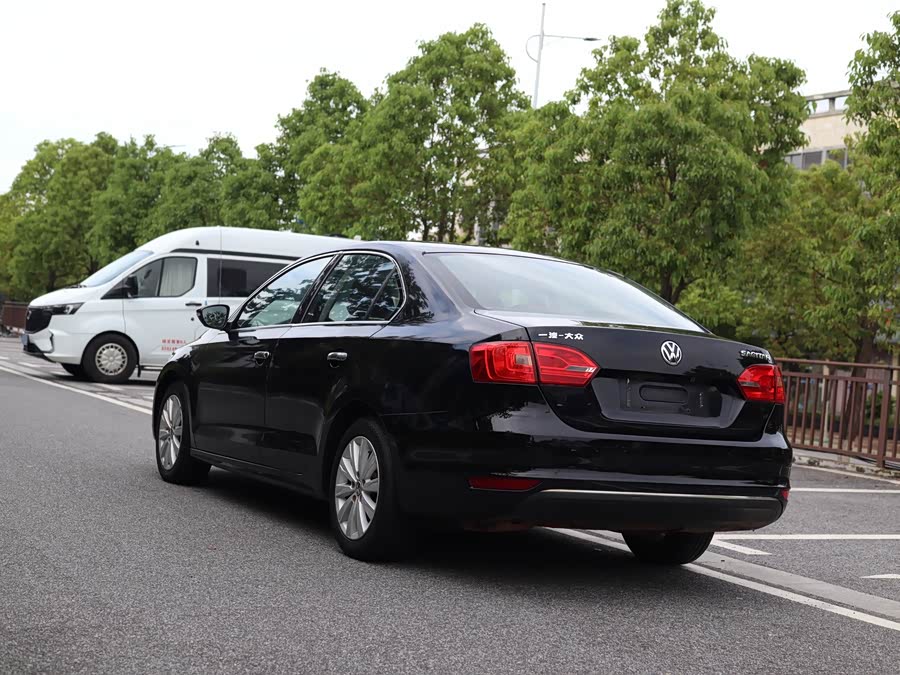 Volkswagen Sagitar 2014