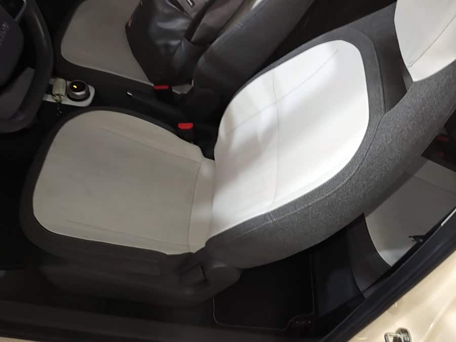 Geely Galaxy Panda 2025 — фото 15