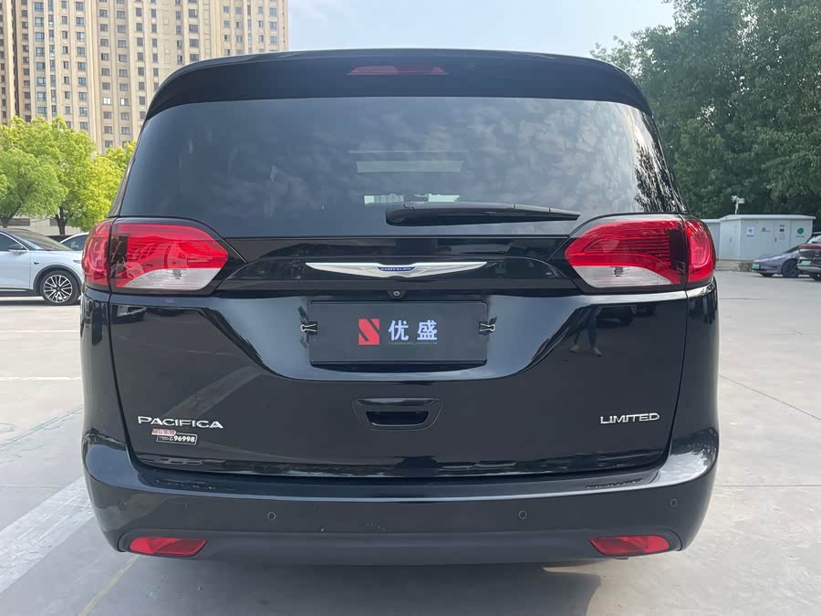 Chrysler Grand Voyager 2017 — фото 9