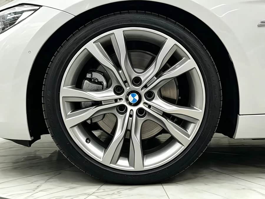 BMW 1 Series 2018 — фото 21