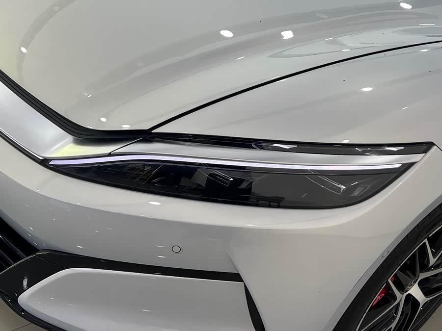 BYD Han L 2025