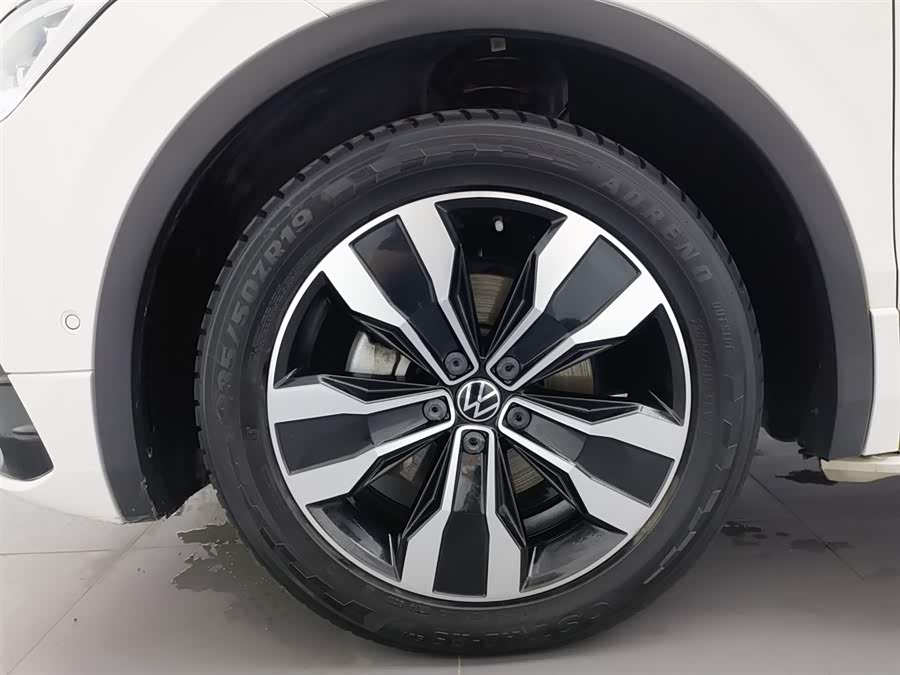 Volkswagen Tiguan L 2022 — фото 17
