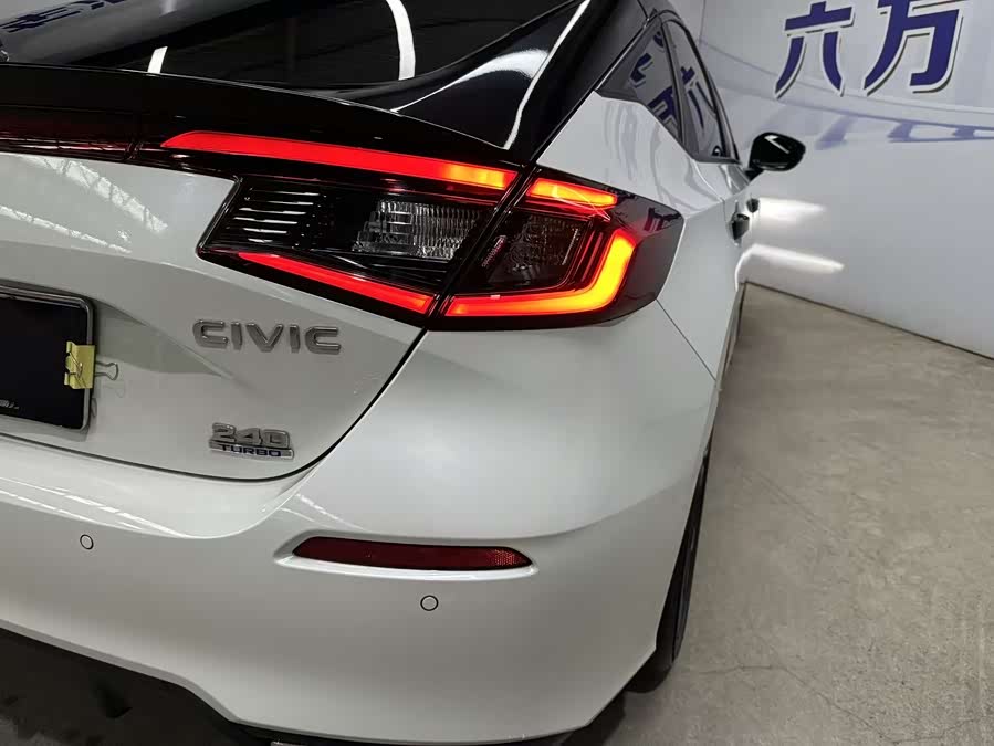 Honda Civic 2023 — фото 16