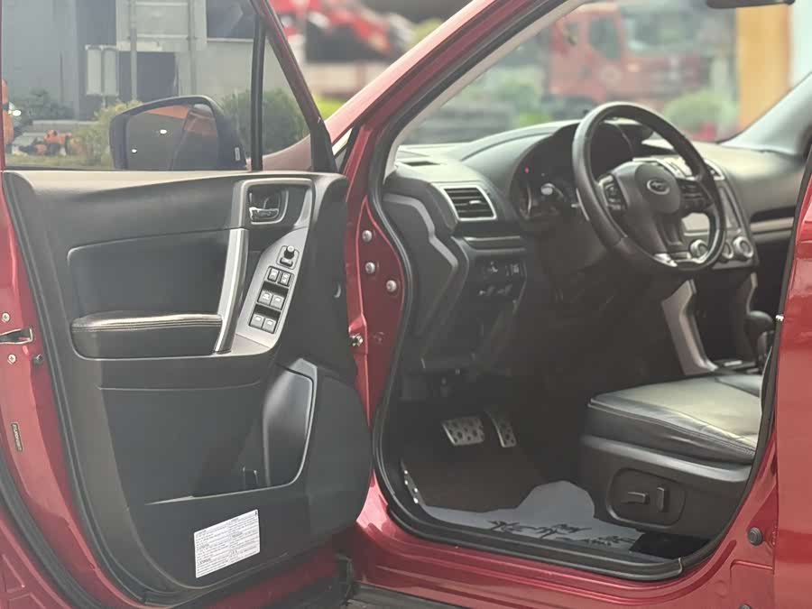 Subaru Forester 2015 — фото 13