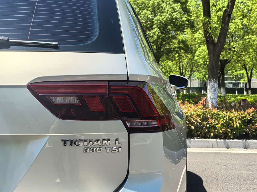 Volkswagen Tiguan L 2017 — фото 9