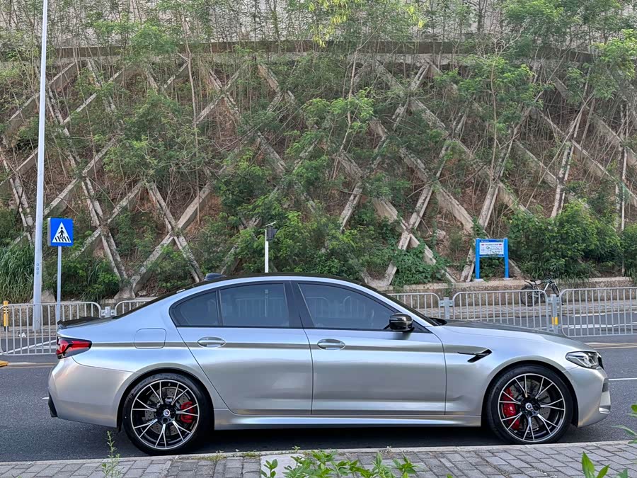 BMW M5 2021